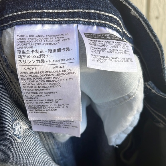 Levi’s 724 High Rise Straight Crop Jeans - Picture 7 of 8